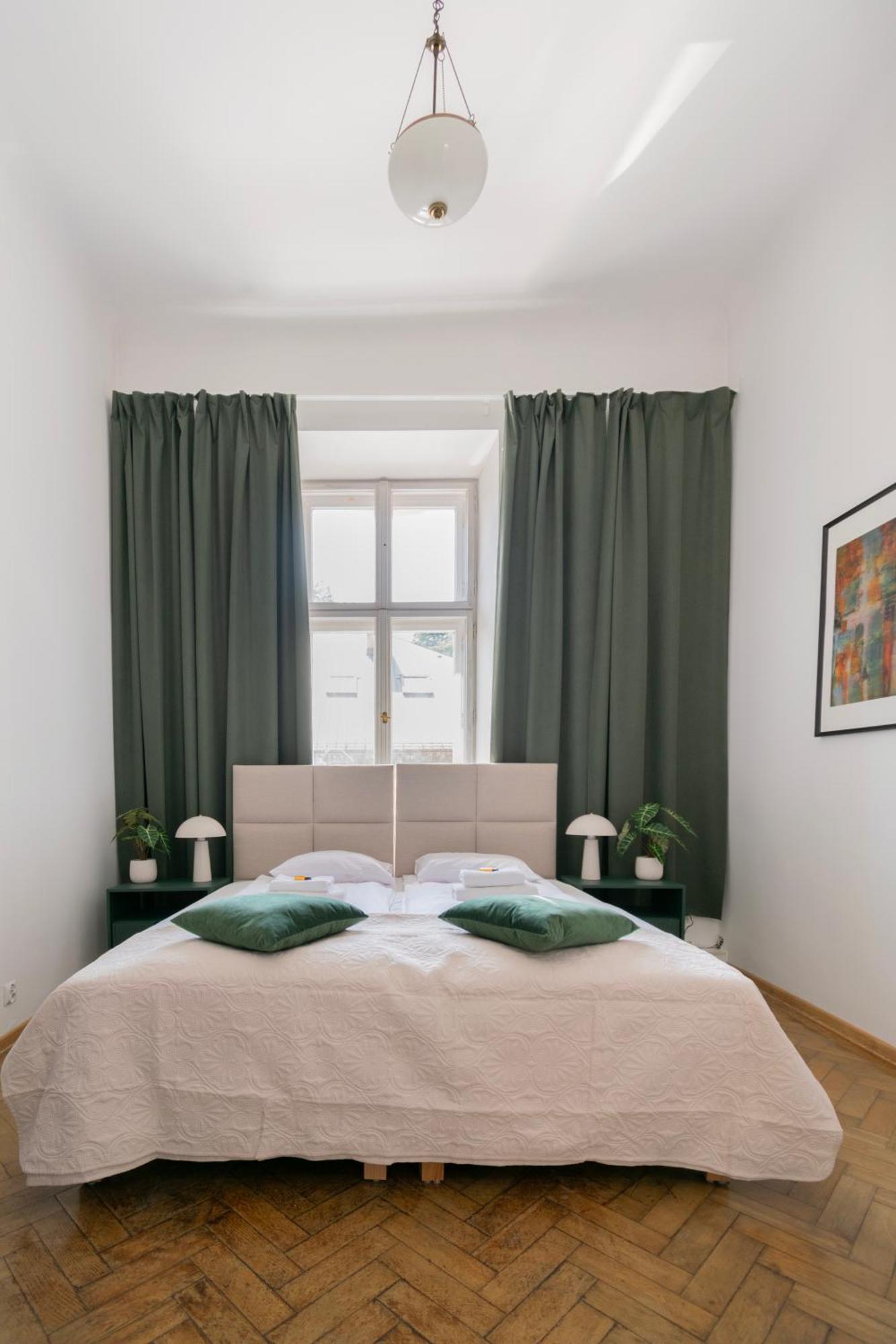 Apartments Studencka Street, Next To Planty Park Krakow Luaran gambar